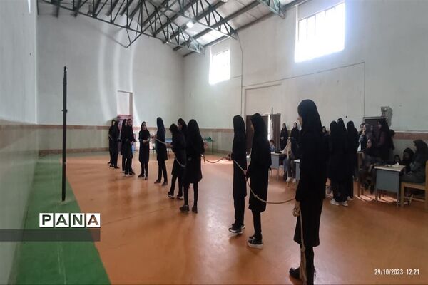 هفته تربیت‌بدنی در  دبیرستان زینبیه و دبیرستان شهید عباسعلی ناطق نوری