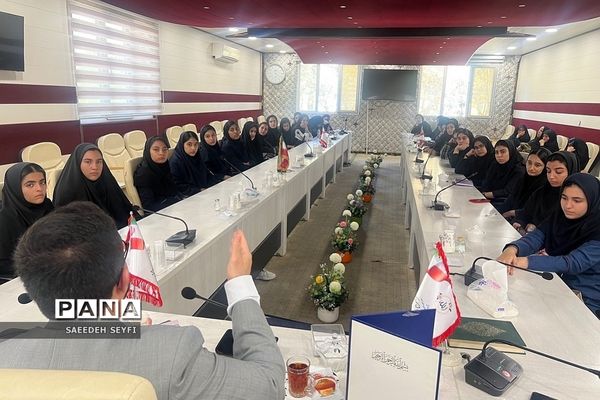 کارگاه آموزشی حقوق ویژه دانش‌آموزان مقطع متوسطه کهریزک