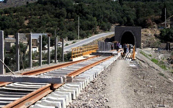 خودکفایی در روسازی راه‌آهن همدان-سنندج
