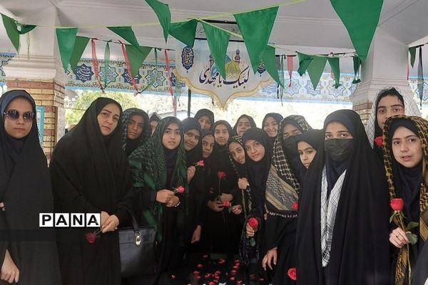 زیارت مزار شهید حسین فهمیده  به مناسبت روز بسیج دانش‌آموزی ناحیه 2 ری