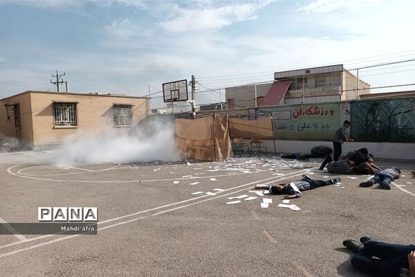 برگزاری مانور پدافند غیرعامل در دبیرستان شاهد امام جواد (ع) بهبهان