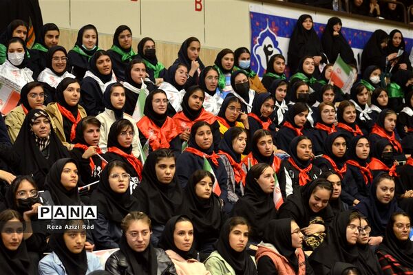 همایش ۱۰ هزار نفری نسل طوفان