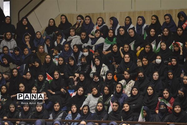 همایش ۱۰ هزار نفری نسل طوفان