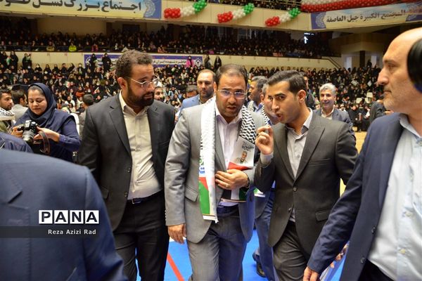 همایش ۱۰ هزار نفری نسل طوفان