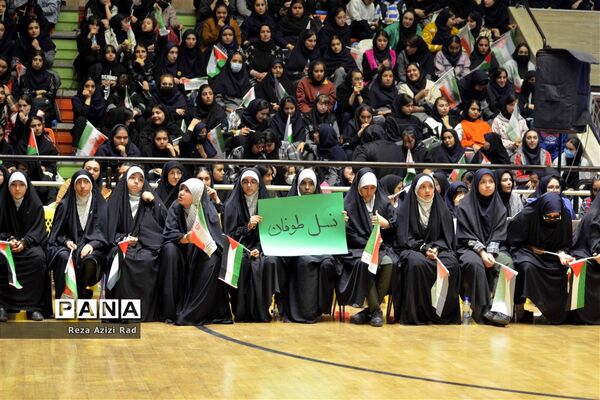 همایش ۱۰ هزار نفری نسل طوفان