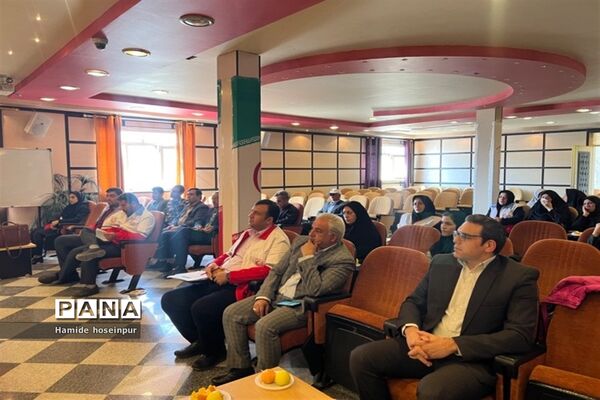 کارگاه آموزشی و توجیهی مدیران مدارس متوسطه یک شهرستان بجنورد