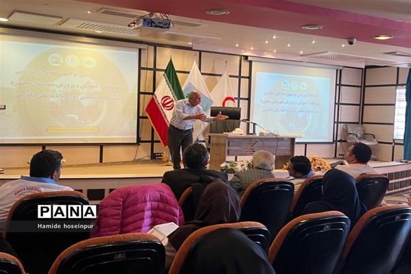 کارگاه آموزشی و توجیهی مدیران مدارس متوسطه یک شهرستان بجنورد