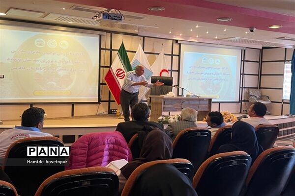 کارگاه آموزشی و توجیهی مدیران مدارس متوسطه یک شهرستان بجنورد