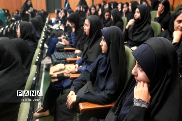 یادواره شهدای دانش‌آموز در طارم