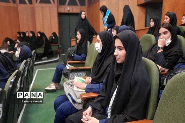 یادواره شهدای دانش‌آموز در طارم