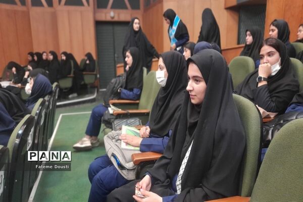 یادواره شهدای دانش‌آموز در طارم