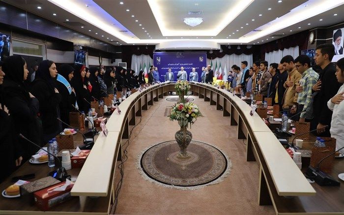 مروری بر نشست صمیمی وزیر آموزش و پرورش با جمعی از دانش آموزان /فیلم