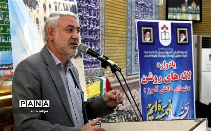 نسل جوان و دانش‌آموز مرجع فکری گروه‌های همسال و خانواده هستند