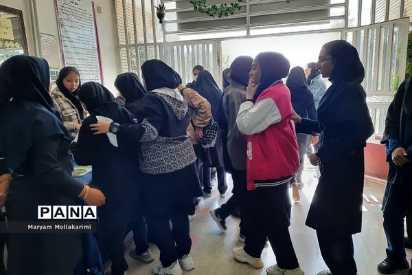 انتخابات  شورای دانش‌آموزی در مدرسه زهره خبازی شهرستان دماوند