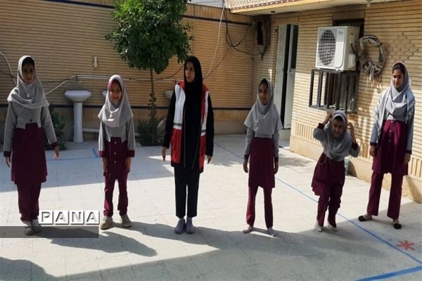 نواخته شدن زنگ پدافند غیرعامل در مدارس پارسیان