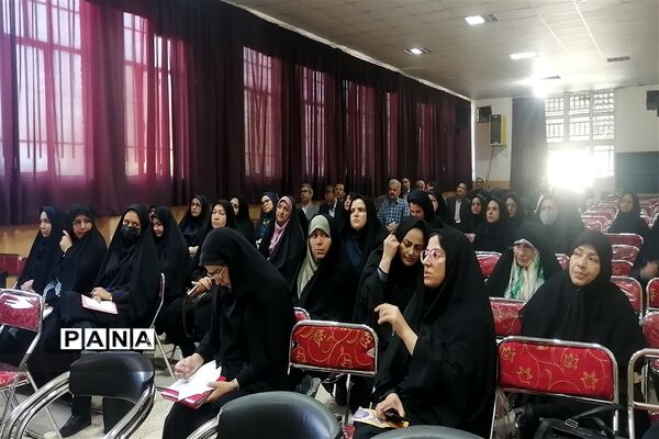 گردهمایی معاونین پرورشی در کانون ولیعصر ناحیه 7مشهد مقدس