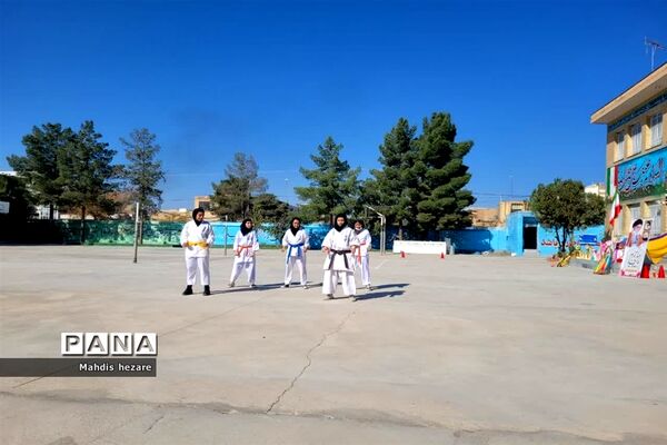 برگزاری المپیاد‌ ورزشی در دبیرستان مرحوم زنده‌جانی