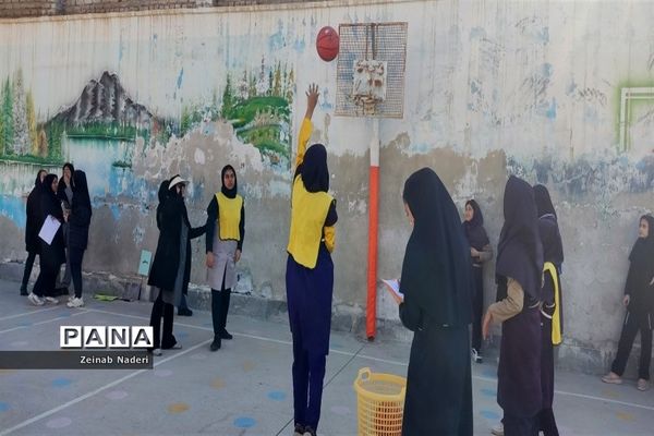 برگزاری المپیاد ورزشی در دبیرستان دخترانه رفعت