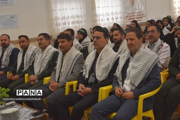 صبحگاه دانش‌آموزی در آموزشگاه شهید زینلی بهاباد یزد