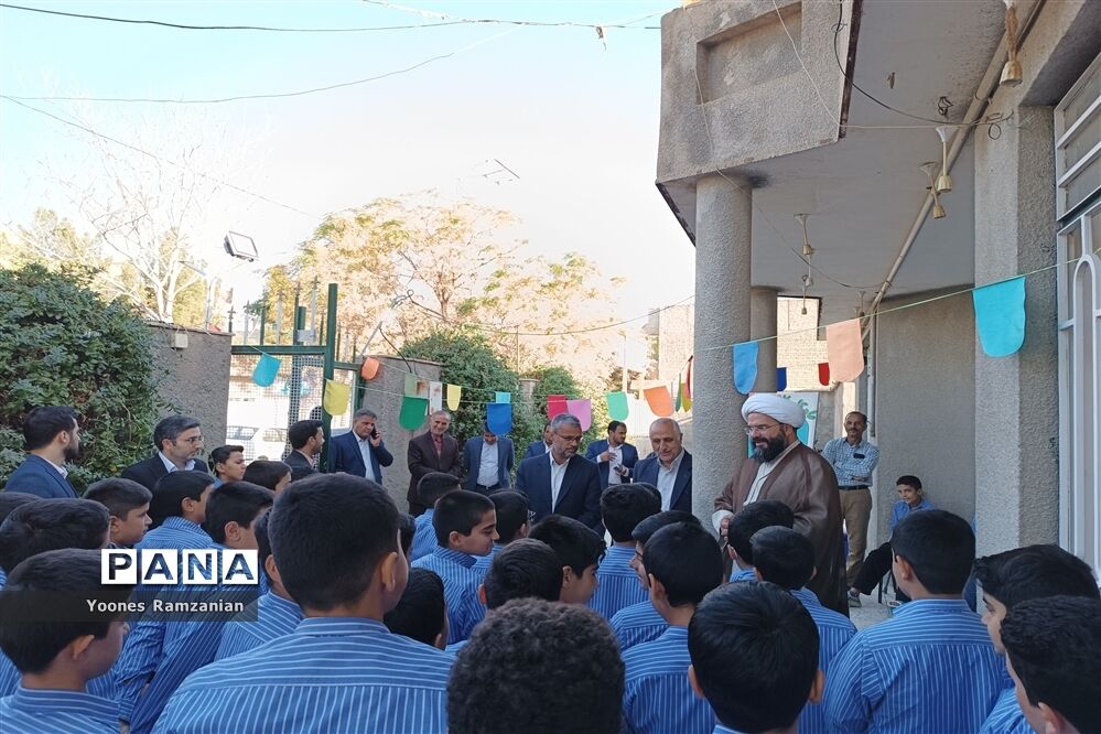 بازدید نماینده ترشیز کهن از آموزشگاه نمونه دولتی مرتضوی خلیل آباد