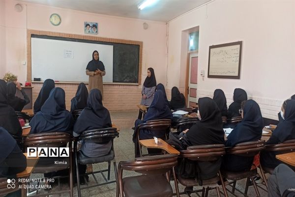 برگزاری جلسه مشاوره با حضور رتبه برتر کنکور