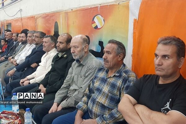 برگزاری مسابقات والیبال به‌مناسبت هفته فرهنگی در قیامدشت