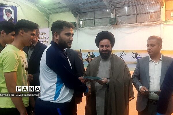 برگزاری مسابقات والیبال به‌مناسبت هفته فرهنگی در قیامدشت