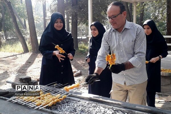 اردوی مثبت‌هشتادیا ۲ ویژه دختران در کانون امام خمینی(ره) شهرری