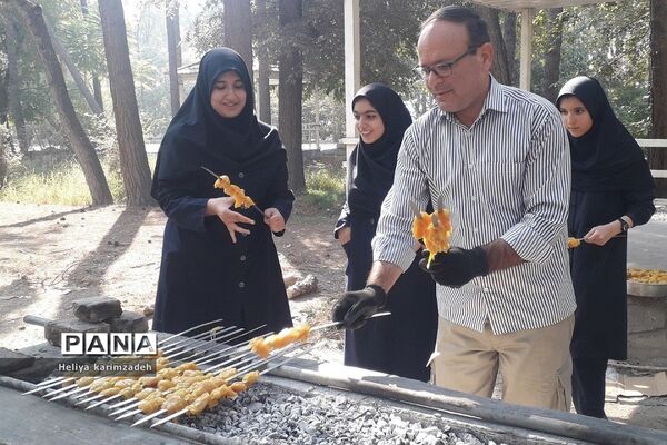 اردوی مثبت‌هشتادیا ۲ ویژه دختران در کانون امام خمینی(ره) شهرری