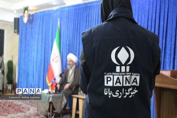 دیدار نمایندگان تشکل‌های دانش‌آموزی شهرستان سمنان با نماینده ولی فقیه در استان