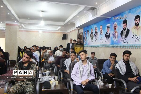 دیدار نمایندگان تشکل‌های دانش‌آموزی شهرستان سمنان با نماینده ولی فقیه در استان