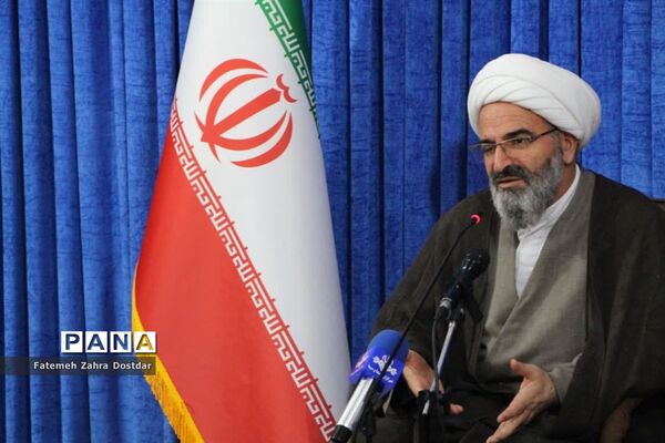 دیدار نمایندگان تشکل‌های دانش‌آموزی شهرستان سمنان با نماینده ولی فقیه در استان