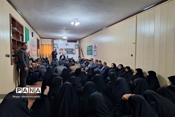دیداردانش‌آموزان با امام جمعه شهرستان جاجرم