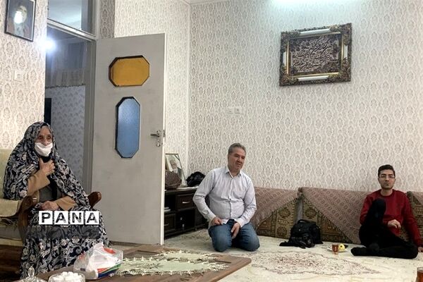 دیدار با خانواده‌‌ی شهدای دانش‌آموز در قرچک