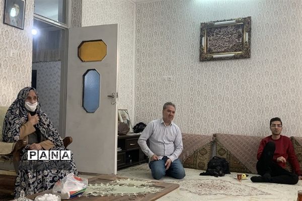 دیدار با خانواده‌‌ی شهدای دانش‌آموز در قرچک