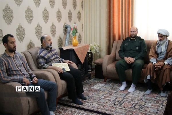 دیدار با خانواده‌‌ی شهدای دانش‌آموز در قرچک