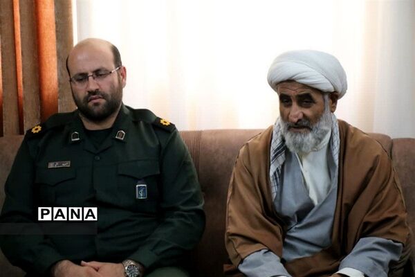 دیدار با خانواده‌‌ی شهدای دانش‌آموز در قرچک