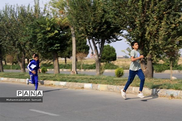 مسابقات دو و میدانی دانش‌آموزان شهرستان دلیجان