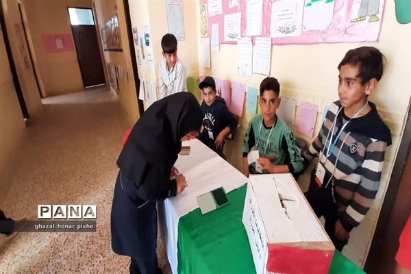 بیست وششمین دوره انتخابات شوراهای دانش‌آموزی در مدارس شهرستان فاروج