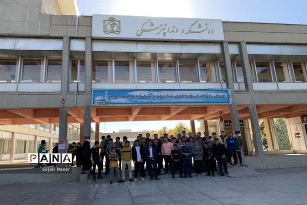 برگزاری اردوی دانش‌آموزان رشته تجربی دبیرستان نمونه آیت الله خامنه‌ای کاشمر