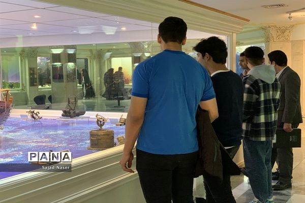 برگزاری اردوی دانش‌آموزان رشته تجربی دبیرستان نمونه آیت الله خامنه‌ای کاشمر