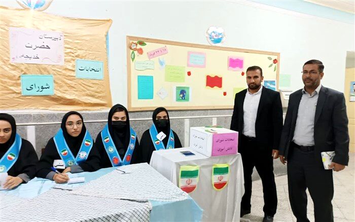 برگزاری انتخابات شورای دانش‌آموزی در دبیرستان حضرت خدیجه (س) قم
