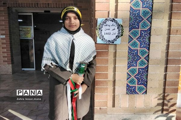 نواختن زنگ هفته پدافند غیر عامل در دبیرستان نمونه دولتی اندیشه کاشمر