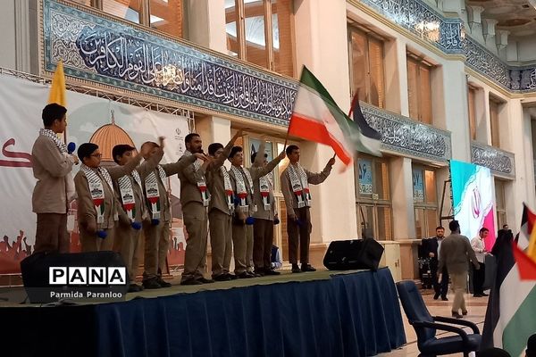 گردهمایی فرهنگی و معرفتی دانش‌آموزان شب قبل از دیدار با مقام معظم رهبری