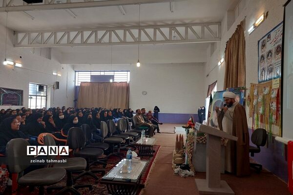 برگزاری یادواره شهدای دانش‌آموز شهرستان سروستان