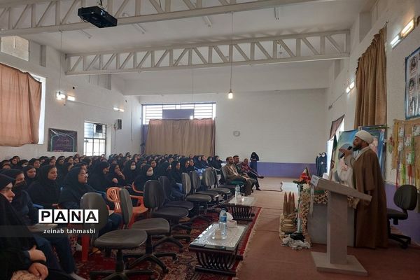 برگزاری یادواره شهدای دانش‌آموز شهرستان سروستان