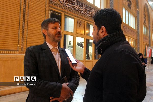 همایش دانش‌آموزی در مصلی بزرگ امام خمینی(ره) قبل از دیدار با مقام معظم رهبری