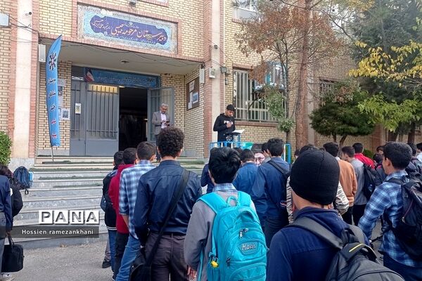 انتخابات پرشور شورای دانش‌آموزی در دبیرستان استعدادهای درخشان شهید بهشتی رودهن