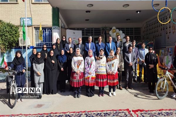 انتخابات شورای دانش‌آموزی در دبیرستان فرزانگان دوره دوم