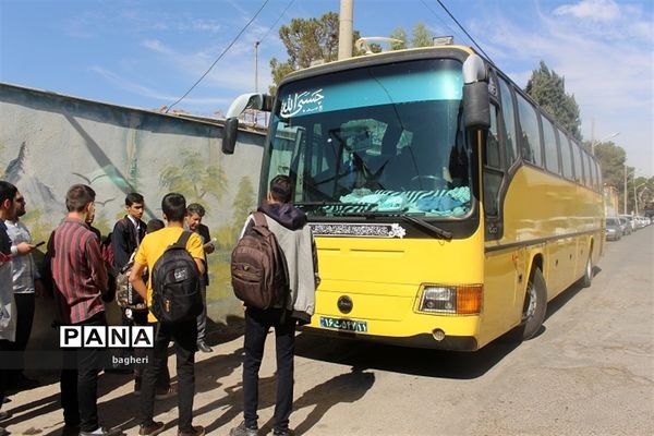 اعزام دانش‌آموزان کرمانی برای دیدار رهبری